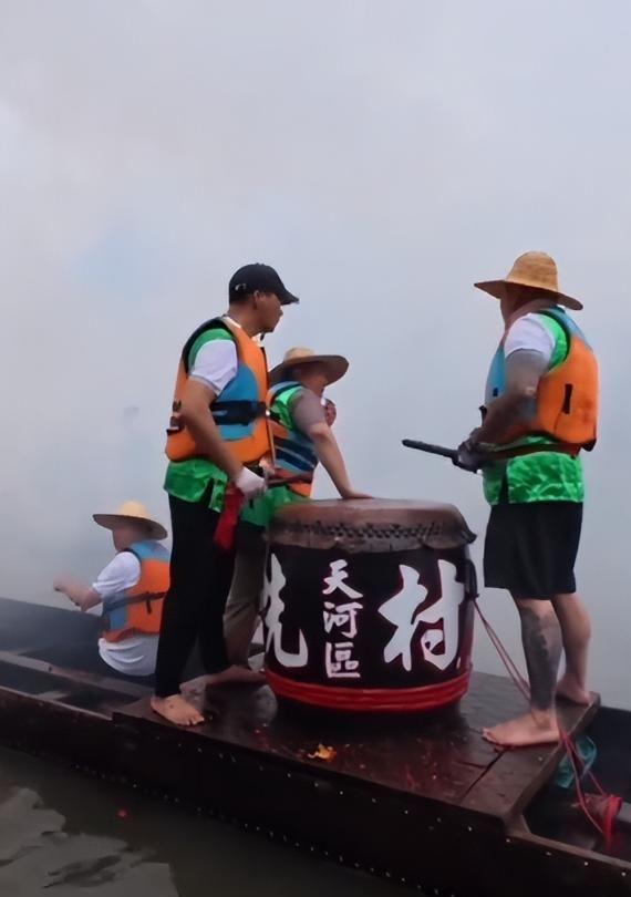 舟翻2条邻村嘲笑记族谱原因在闺女上凯发首页登录端午剩1天猎德3条龙(图10)